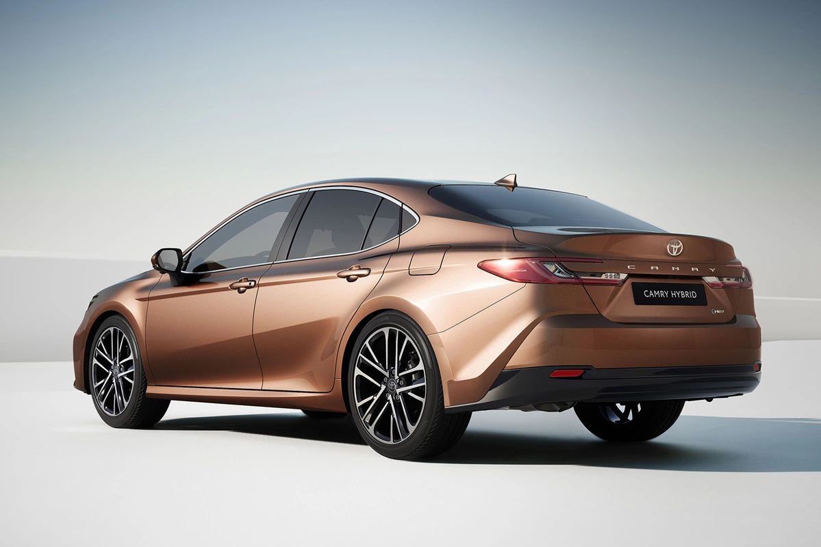 Toyota Camry IX 2.5 Hybrid 230 KM
