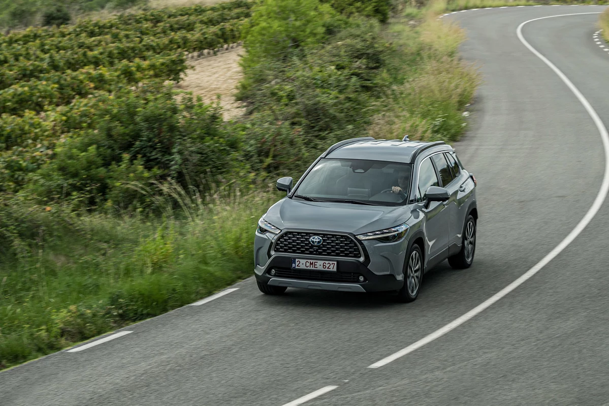 Toyota Corolla Cross 2.0 Hybrid 197 KM