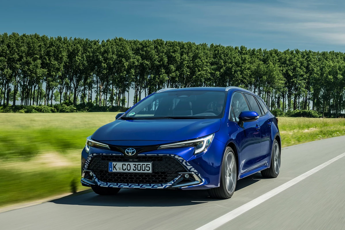 Toyota Corolla E210 FL 2.0 Hybrid 196 KM