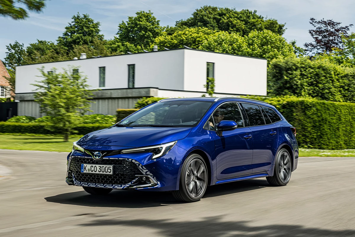 Toyota Corolla E210 FL 1.8 Hybrid 140 KM