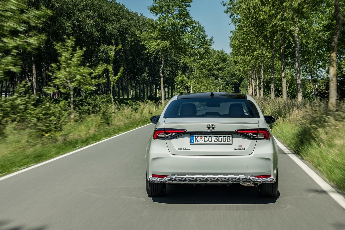 Toyota Corolla E210 FL 1.8 Hybrid 140 KM