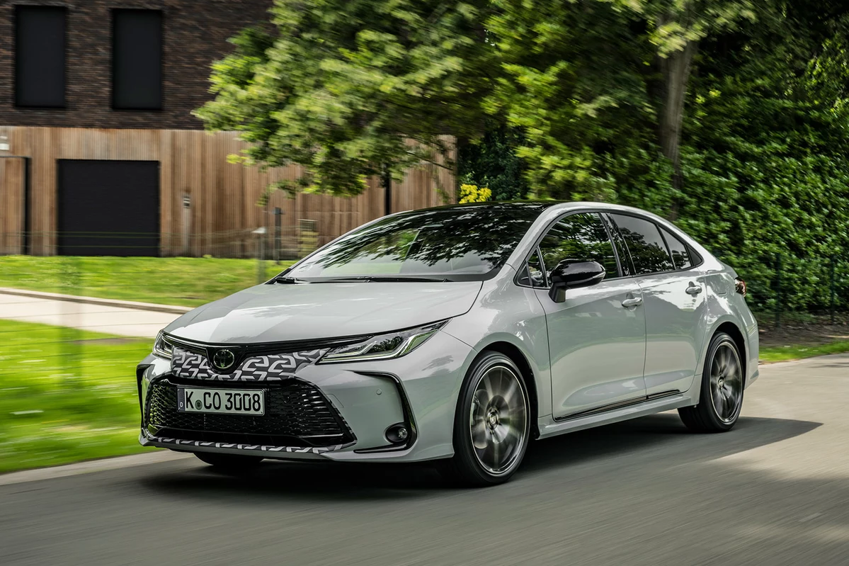 Toyota Corolla E210 FL 1.8 Hybrid 140 KM