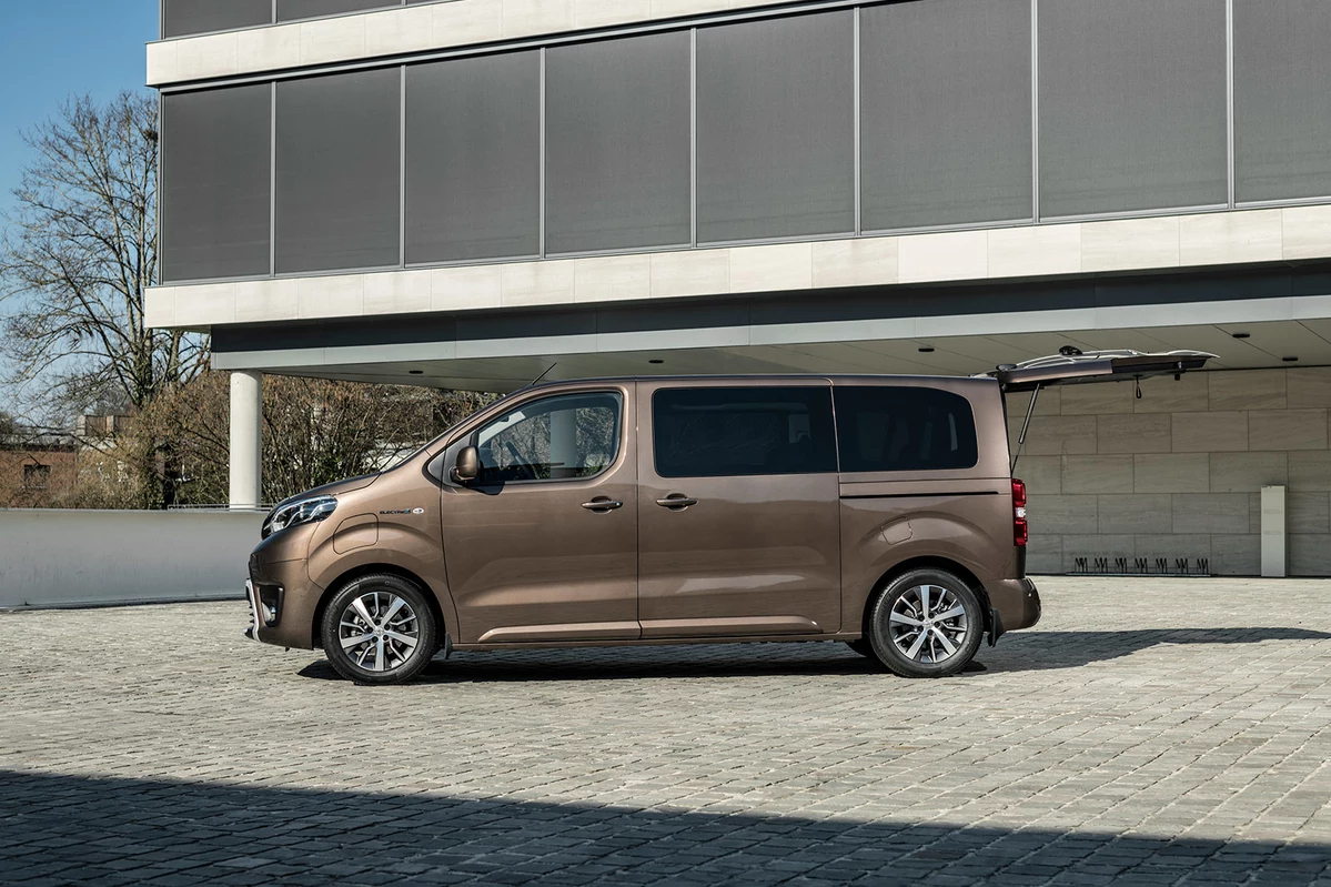 Toyota ProAce  Electric 50 kWh 136 KM