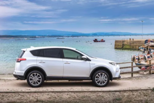 Toyota RAV4 2.5 Hybrid 197 KM 2017