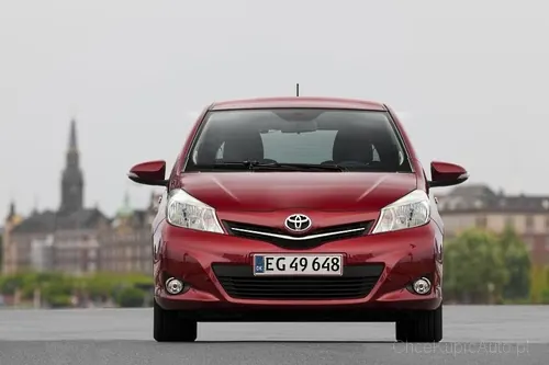 Toyota Yaris 1.0 VVT-i 70 KM 2013