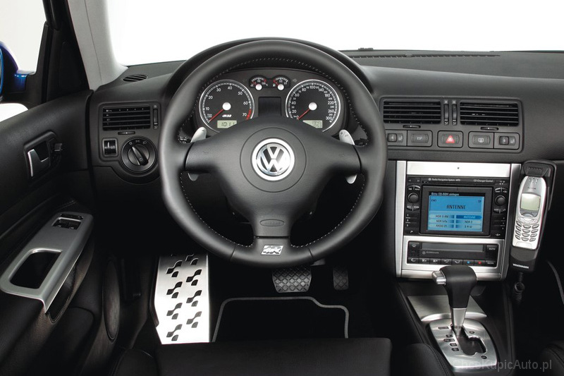 Volkswagen Golf IV R32 241 KM