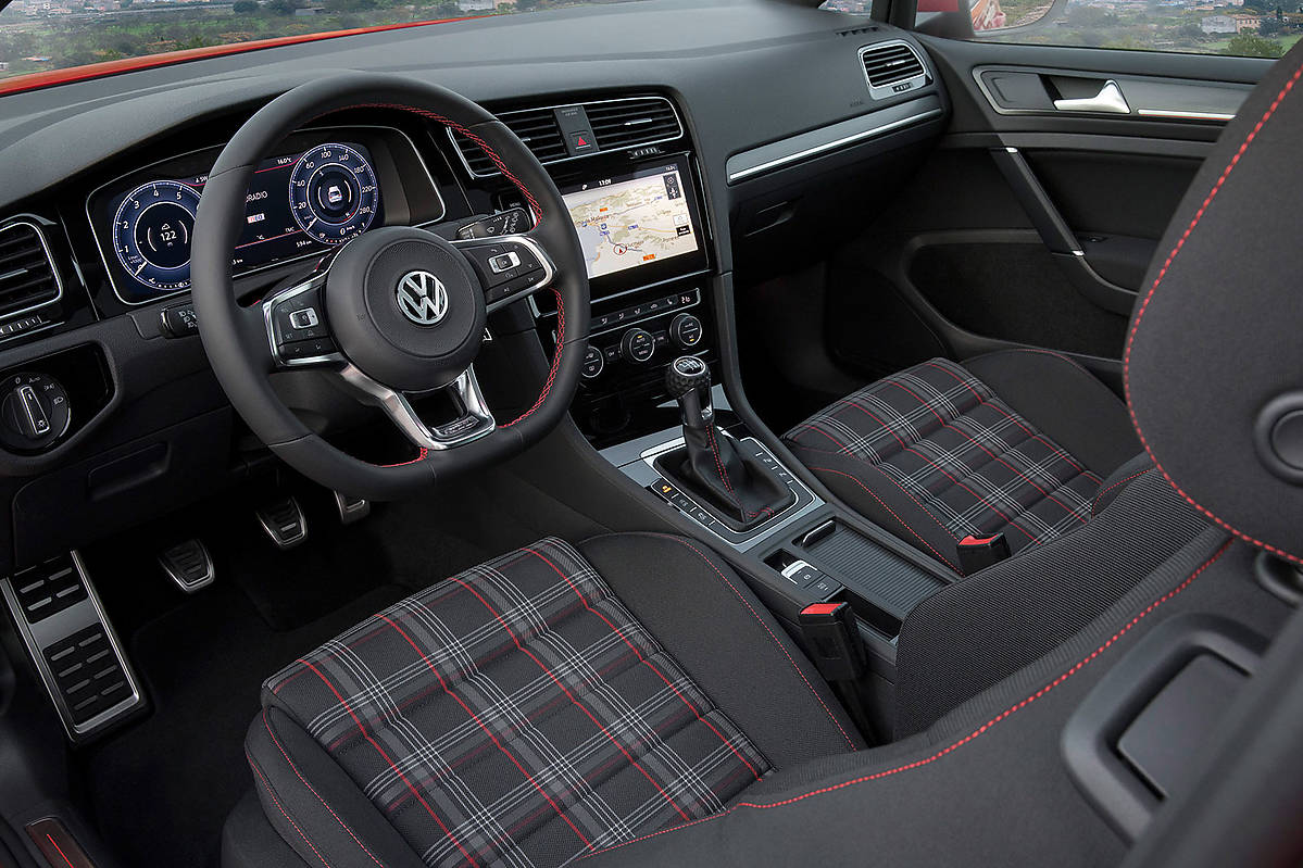 Volkswagen Golf VII GTI FL 2.0 TSI 245 KM 2018 hatchback