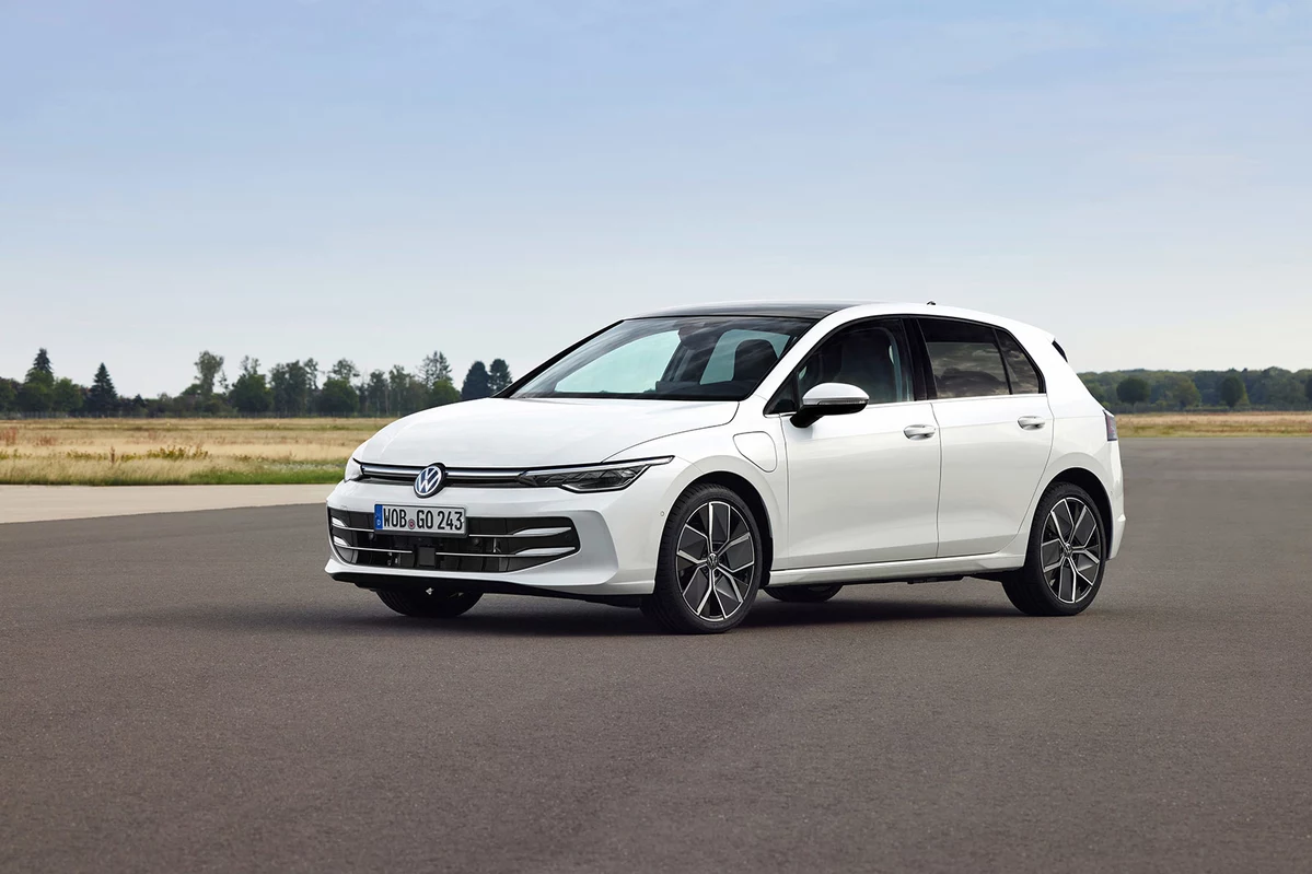 Volkswagen Golf VIII FL 1.5 TSI eHybrid 204 KM