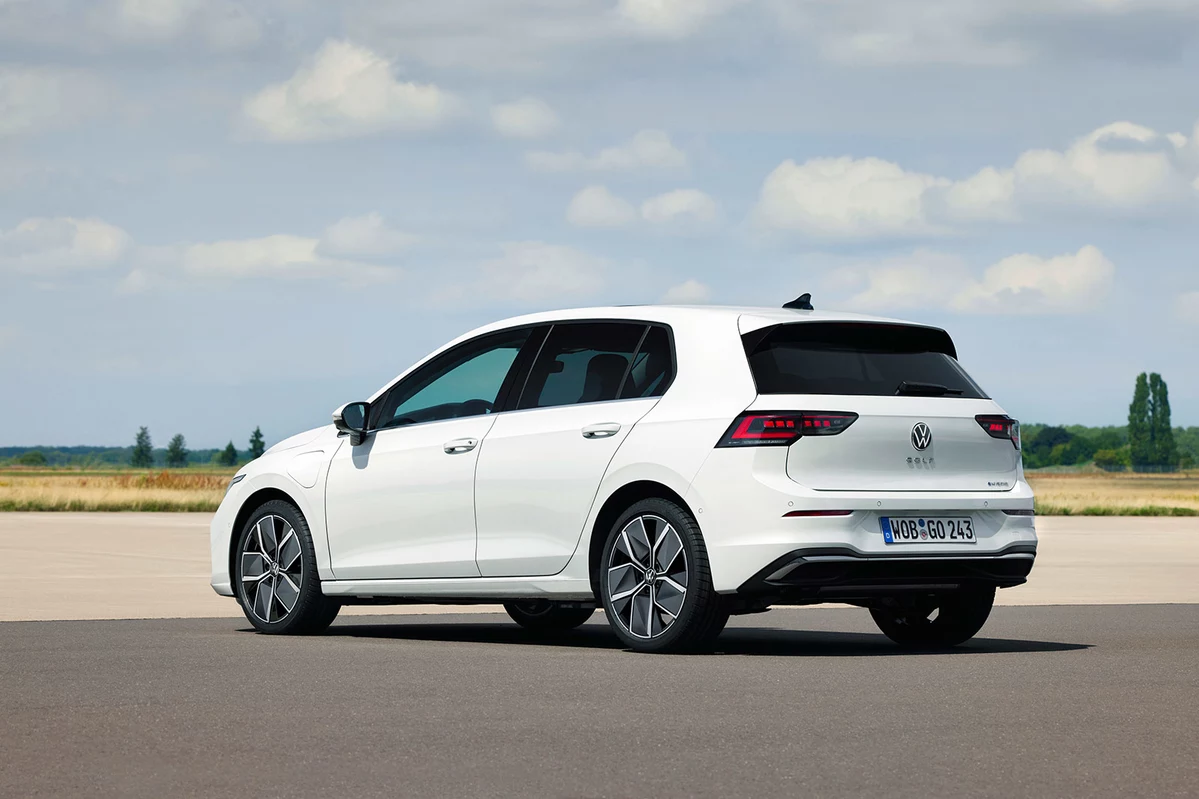 Volkswagen Golf VIII FL 1.0 eTSI 116 KM