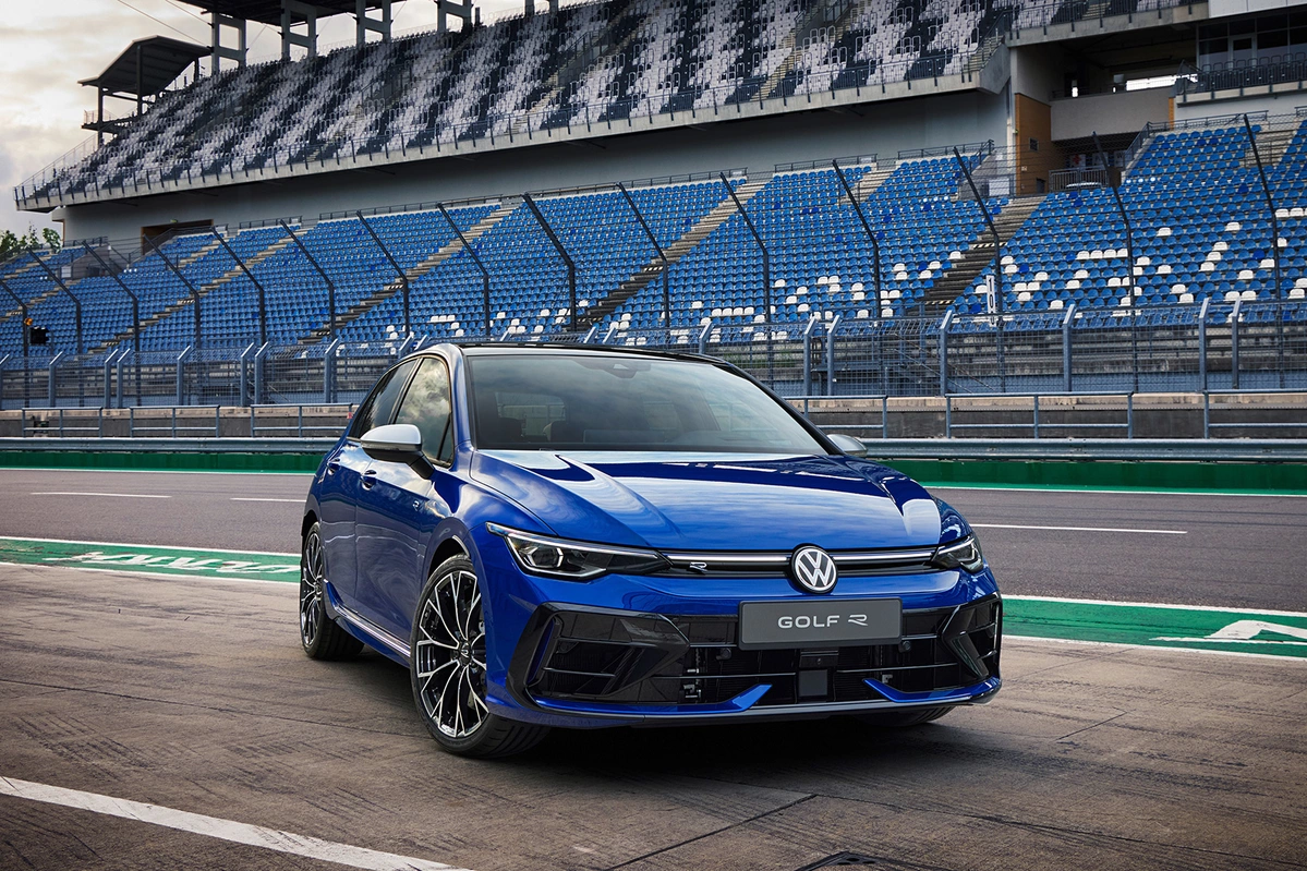Volkswagen Golf VIII R FL 2.0 TSI 333 KM
