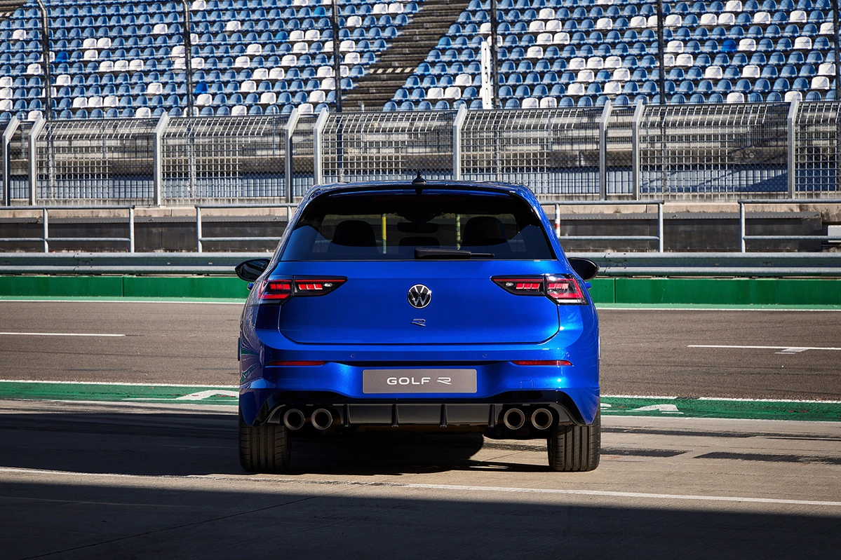 Volkswagen Golf VIII R FL 2.0 TSI 333 KM