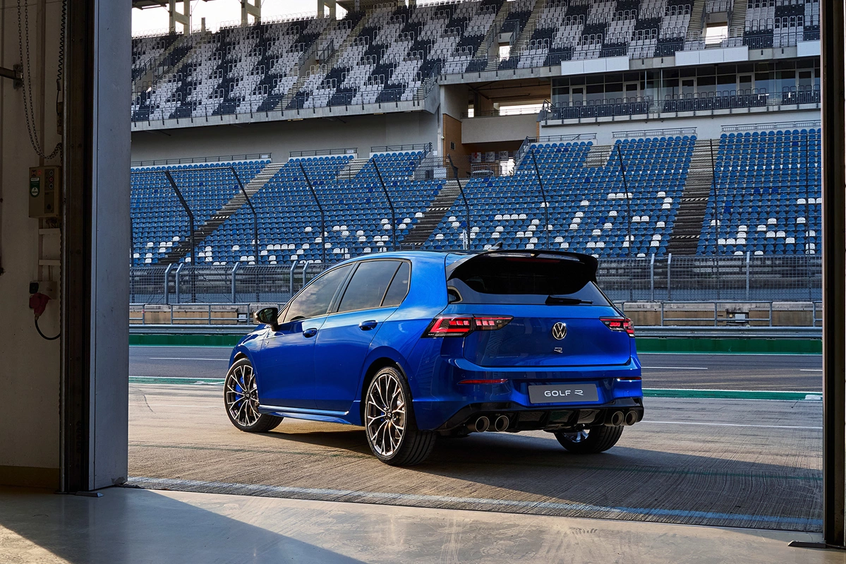 Volkswagen Golf VIII R FL 2.0 TSI 333 KM
