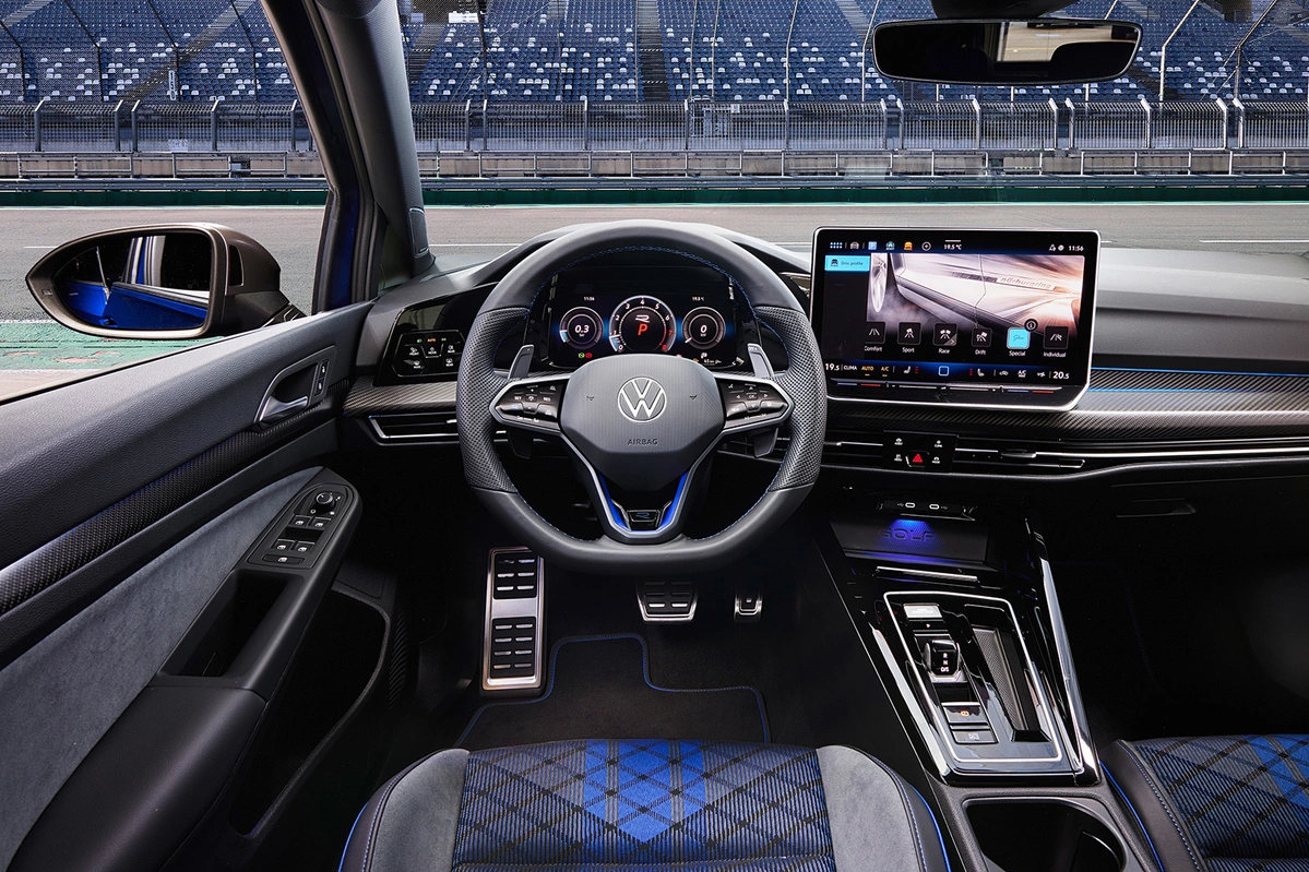 Volkswagen Golf VIII R FL 2.0 TSI 333 KM