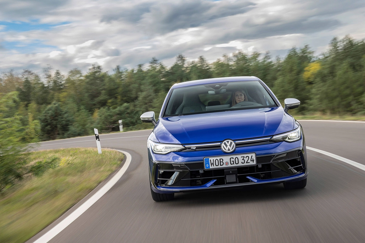 Volkswagen Golf VIII R FL 2.0 TSI 333 KM