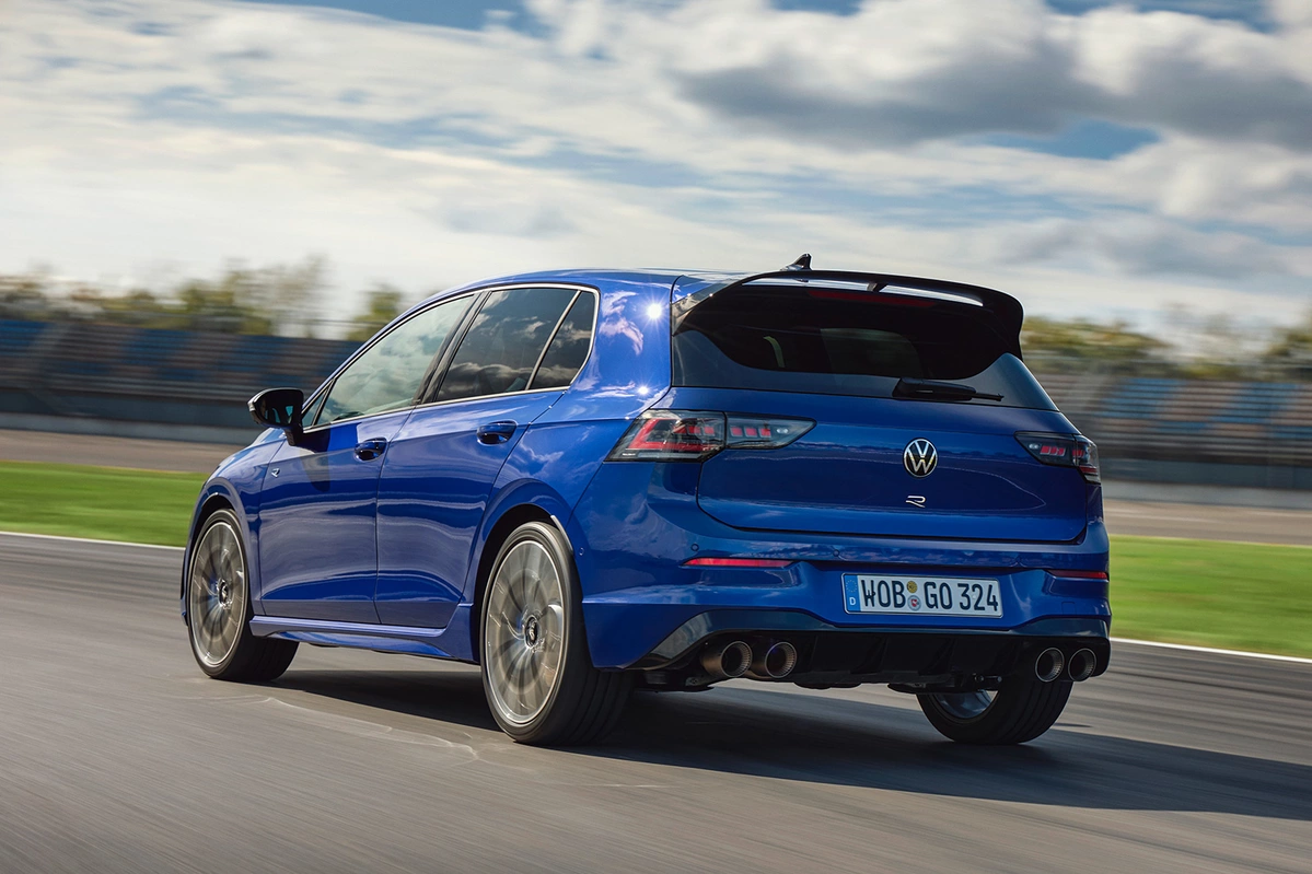 Volkswagen Golf VIII R FL 2.0 TSI 333 KM
