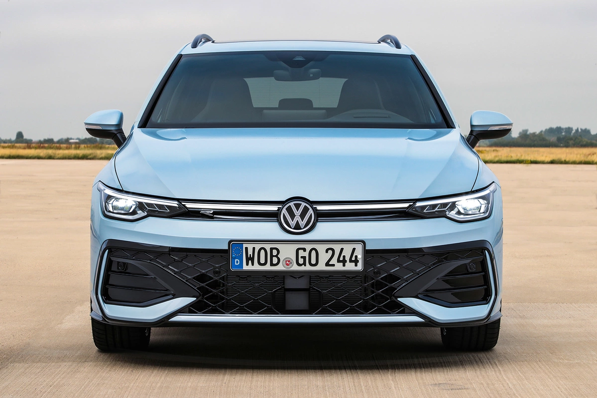Volkswagen Golf VIII FL 1.0 TSI 116 KM