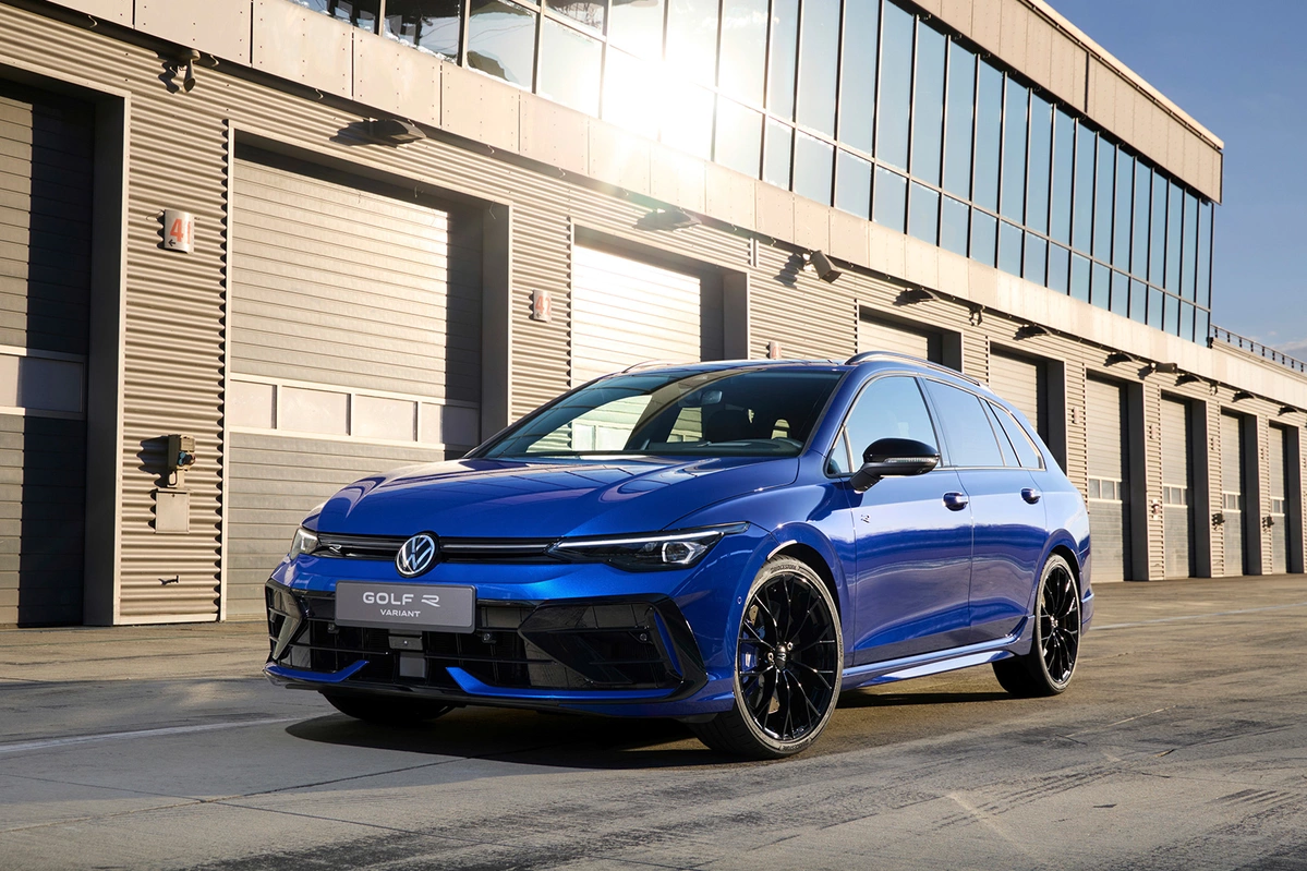 Volkswagen Golf VIII R FL 2.0 TSI 333 KM