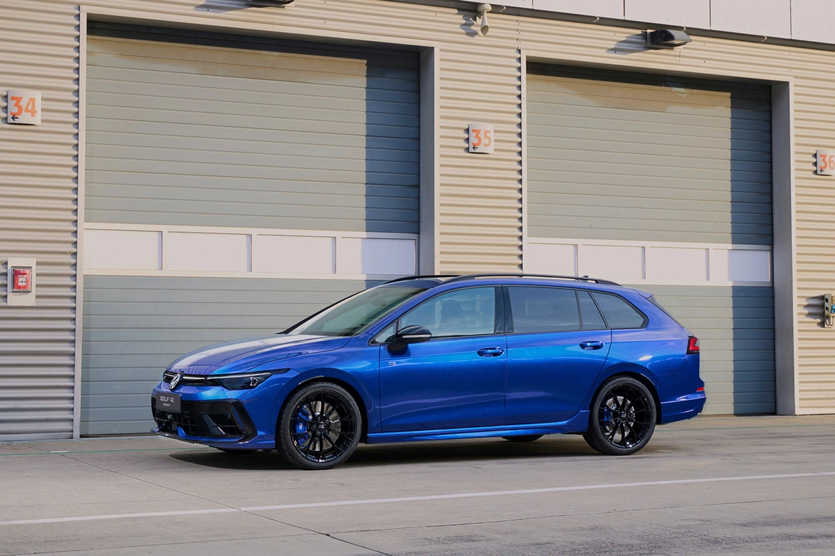 Volkswagen Golf VIII R FL 2.0 TSI 333 KM