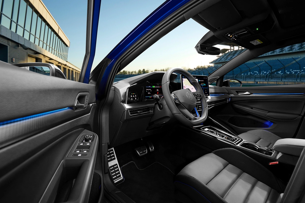 Volkswagen Golf VIII R FL 2.0 TSI 333 KM