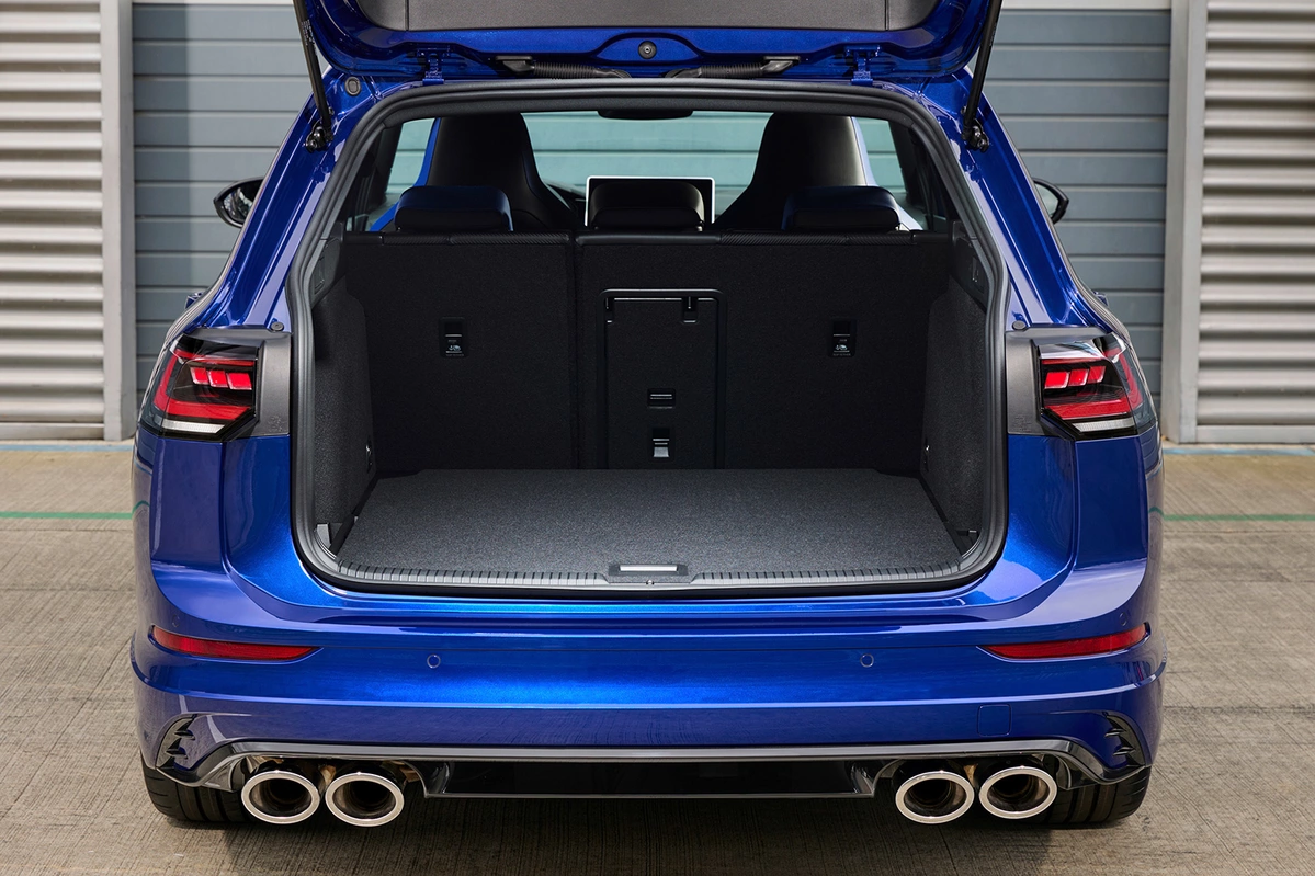 Volkswagen Golf VIII R FL 2.0 TSI 333 KM