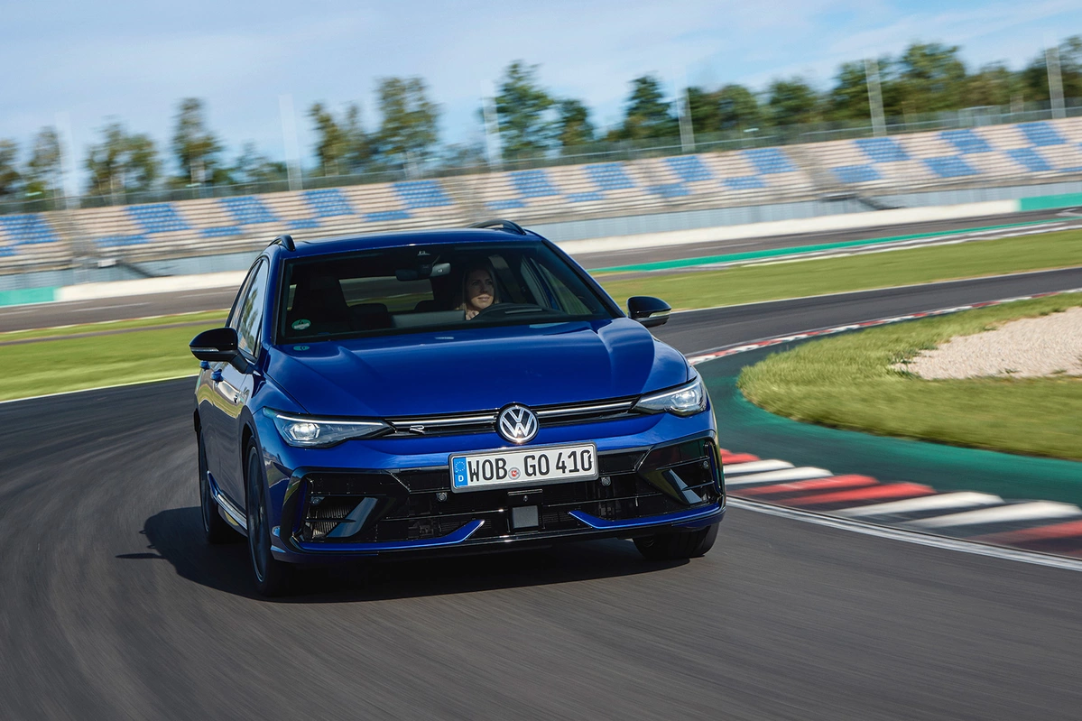 Volkswagen Golf VIII R FL 2.0 TSI 333 KM