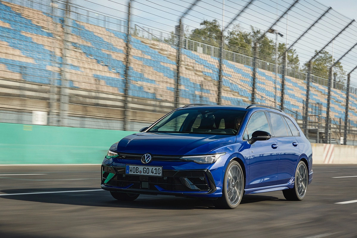 Volkswagen Golf VIII R FL 2.0 TSI 333 KM