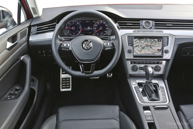 Volkswagen Passat B8 Alltrack 2.0 TSI 220 KM 2016 kombi