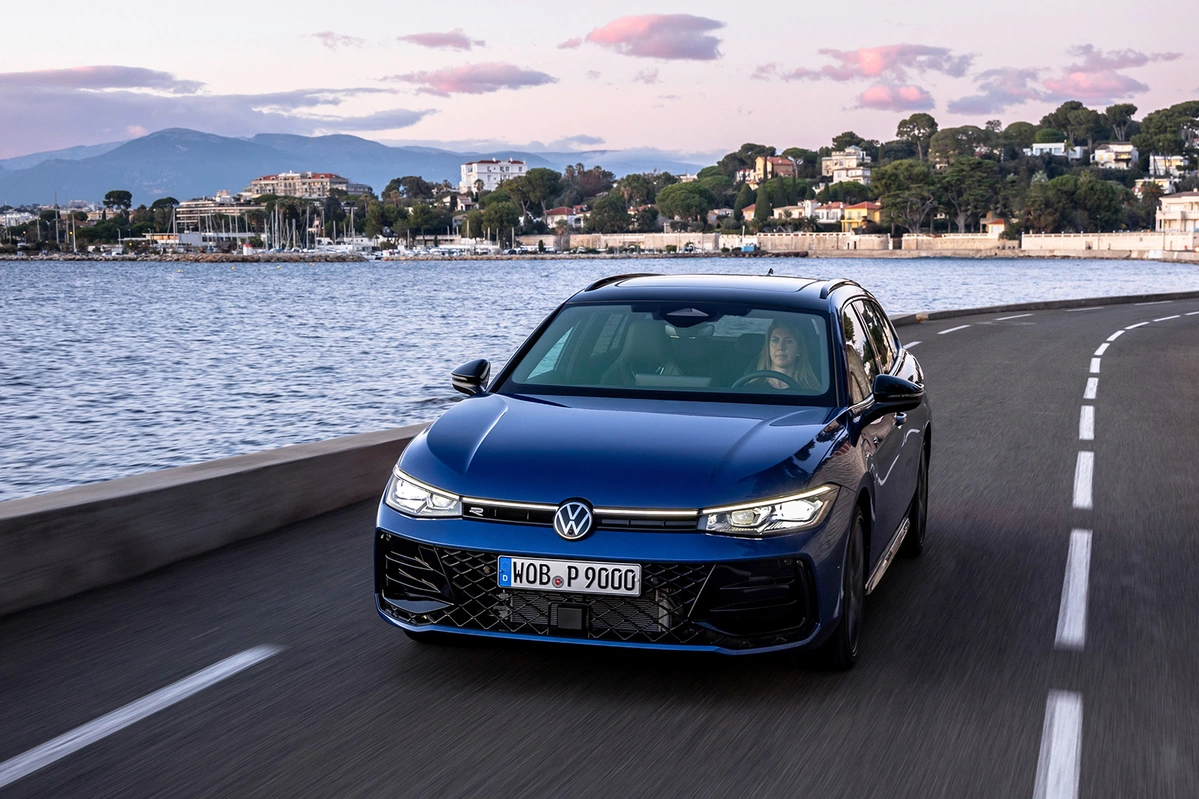 Volkswagen Passat B9 2.0 TSI 265 KM