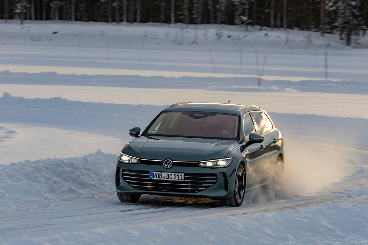Volkswagen Passat B9 2.0 TSI 265 KM