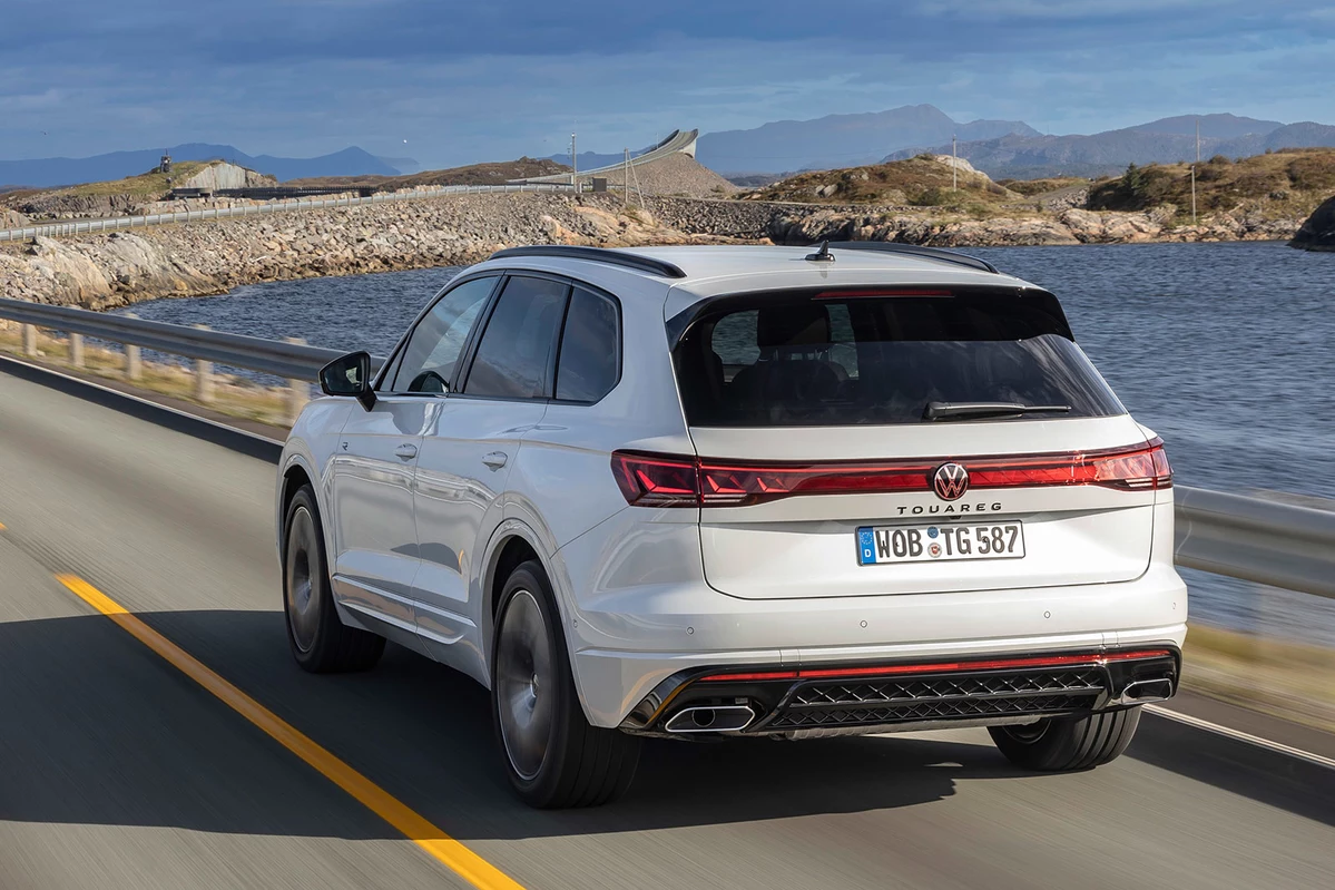 Volkswagen Touareg III FL 3.0 eHybrid 381 KM