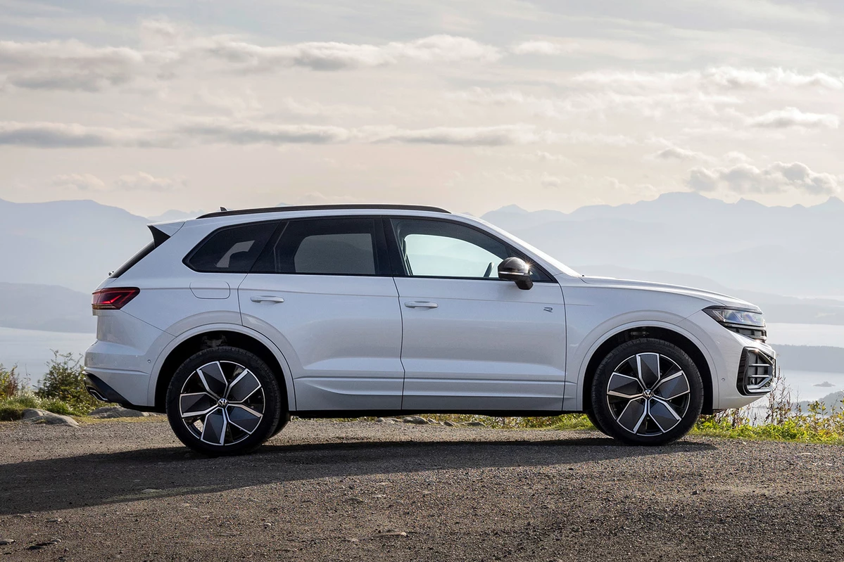 Volkswagen Touareg III FL 3.0 eHybrid 381 KM