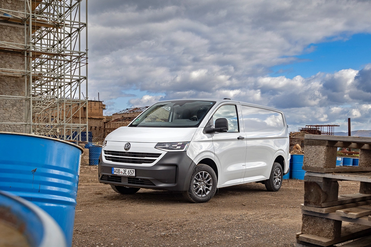 Volkswagen Transporter T7 L1 2.0 TDI 150 KM