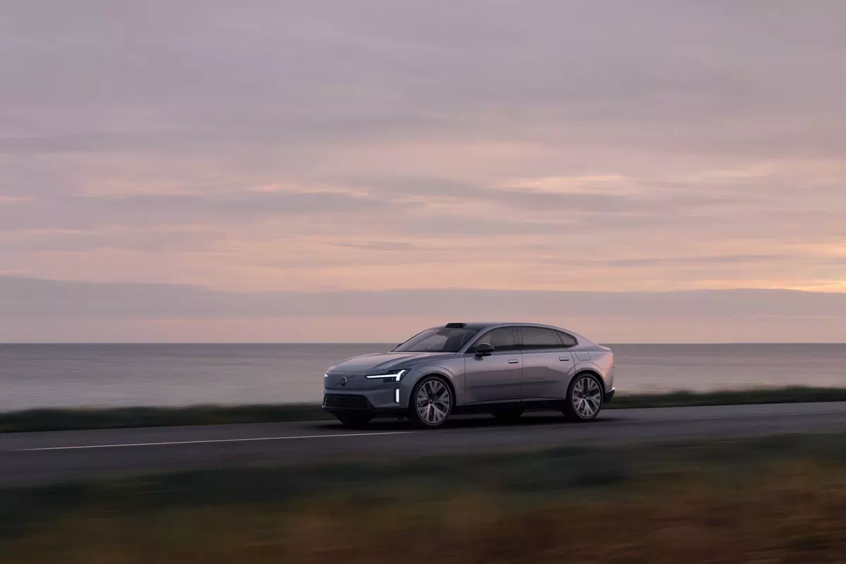 Volvo ES90 Twin Motor 449 KM