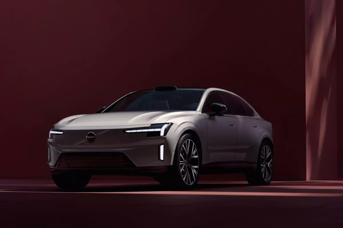 Volvo ES90 Twin Motor 449 KM