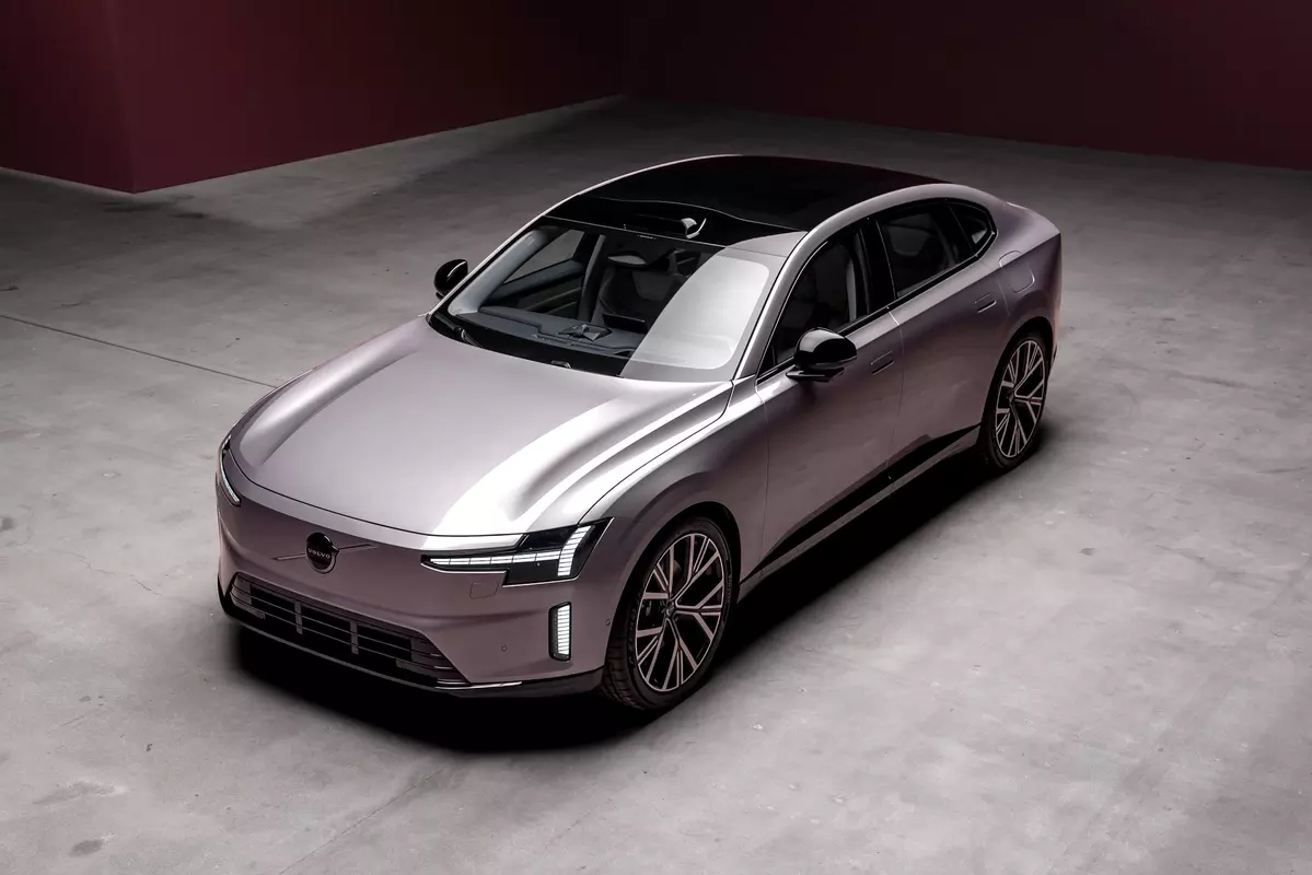 Volvo ES90 Twin Motor 449 KM