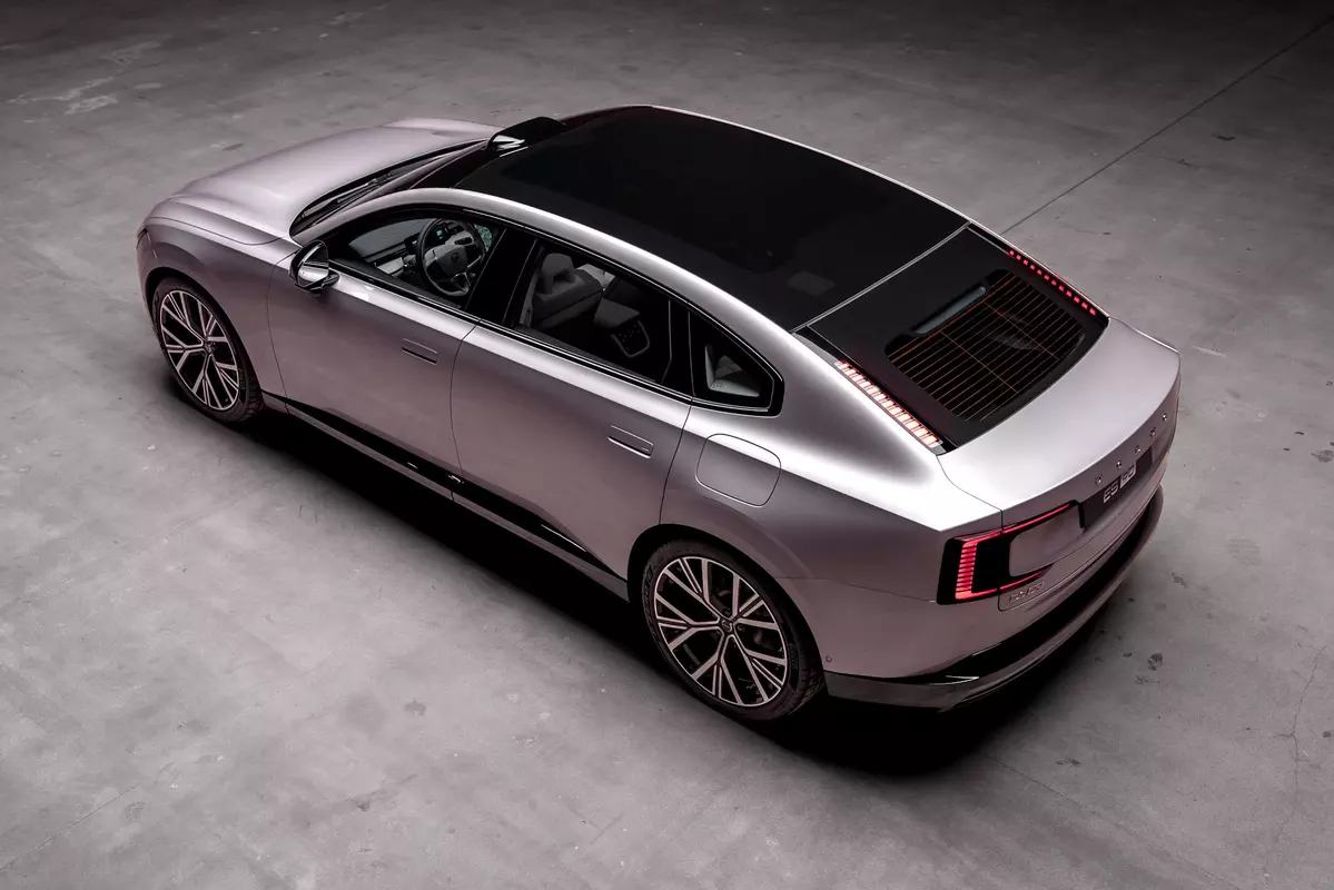 Volvo ES90 Twin Motor 449 KM