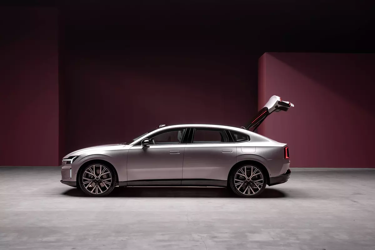 Volvo ES90 Twin Motor 449 KM