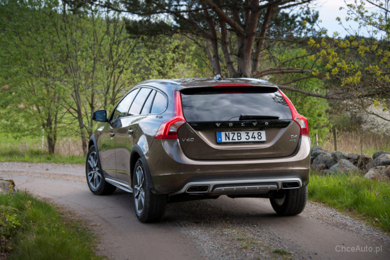 Volvo V60 I CrossCountry 2.0 D3 150 KM