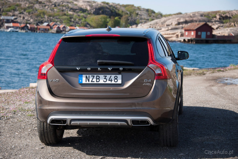 Volvo V60 I CrossCountry 2.0 D3 150 KM