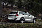 Volvo V60 II CrossCountry 2.0 D4 190 KM
