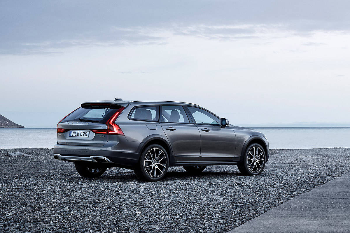 Volvo V90 Cross Country 2.0 B4 Mild Hybrid 197 KM