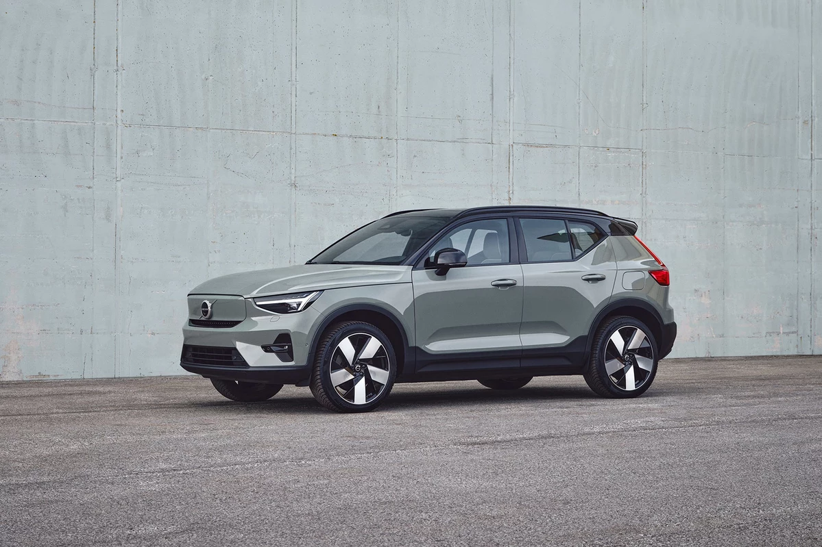 Volvo XC40 Recharge P8 408 KM